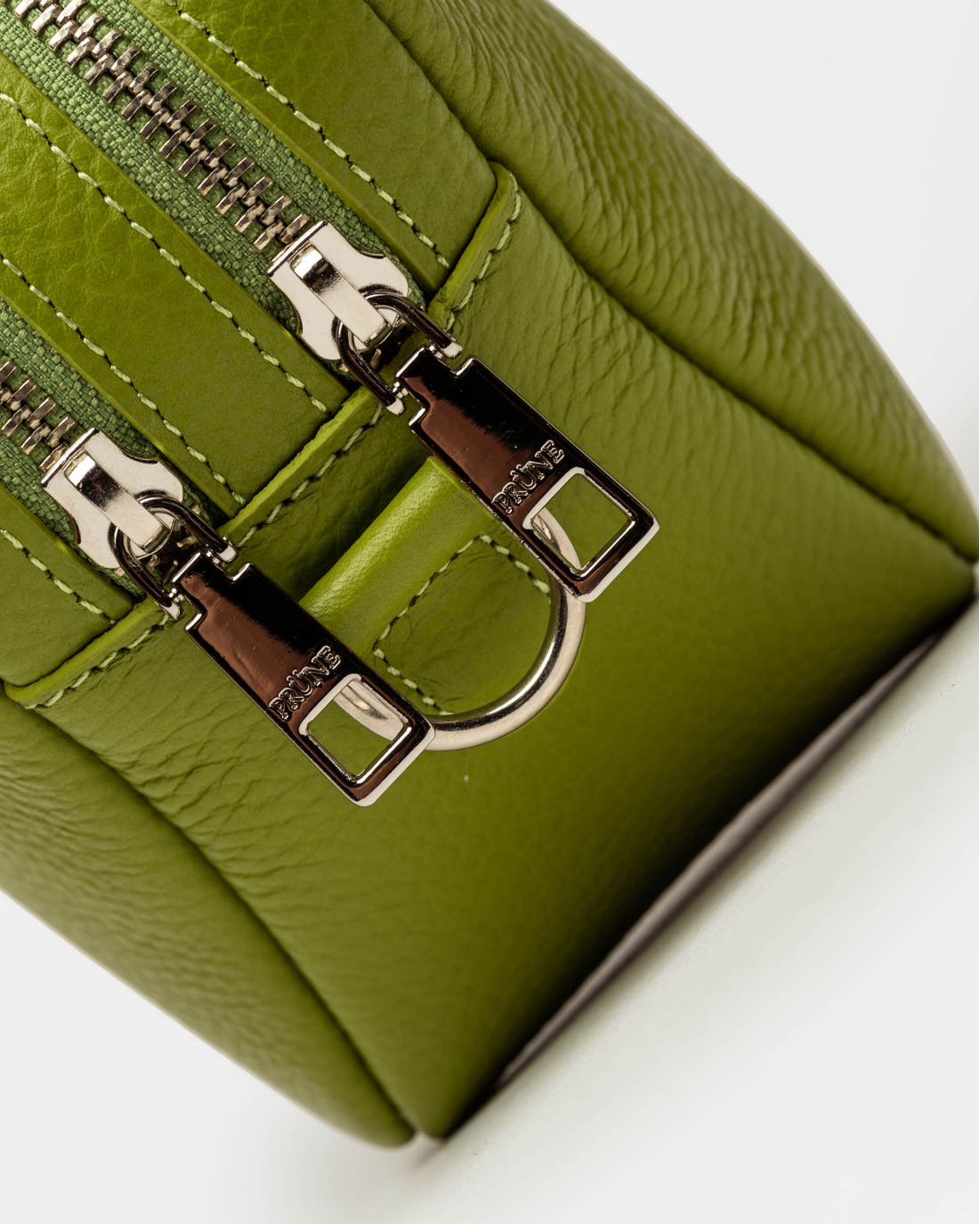 Bandolera Eterial en cuero graneado