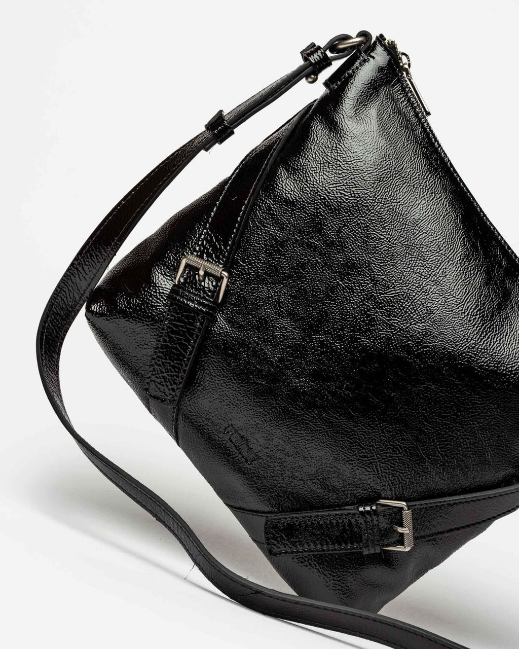 Bandolera Pocket en cuero charol arrugado