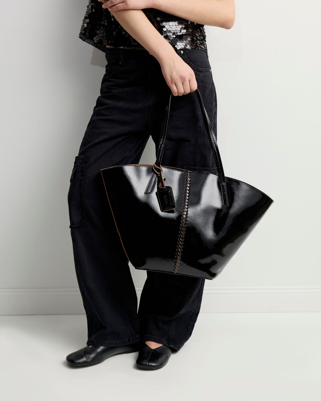 Shopper Neo Craft en cuero charol