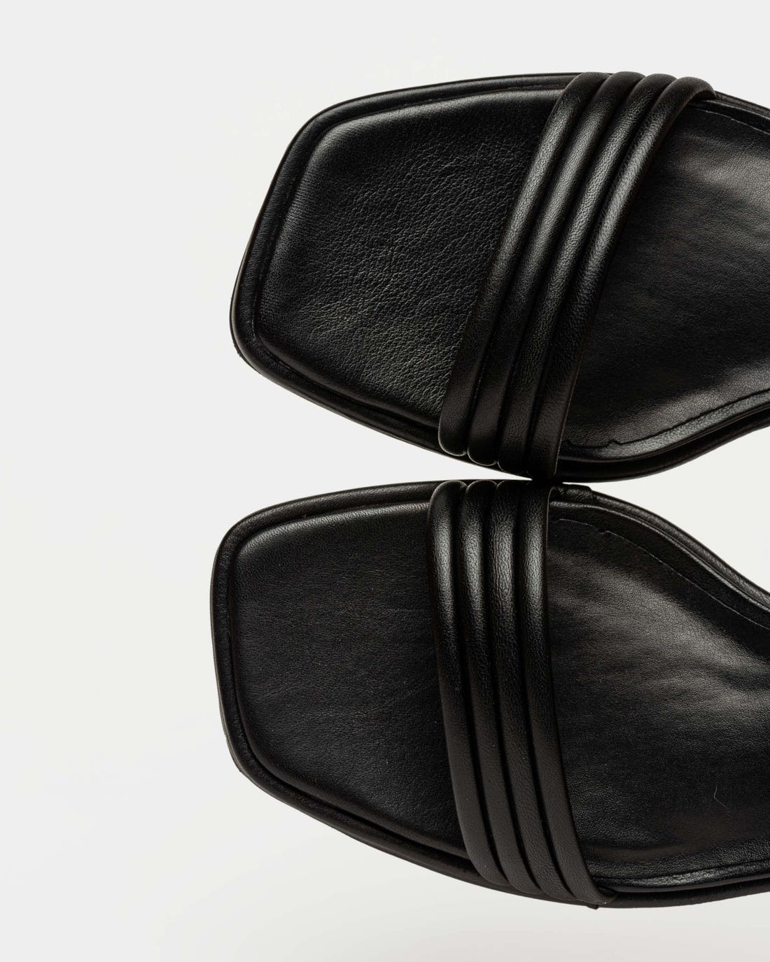 Sandalia media Lara en cuero liso