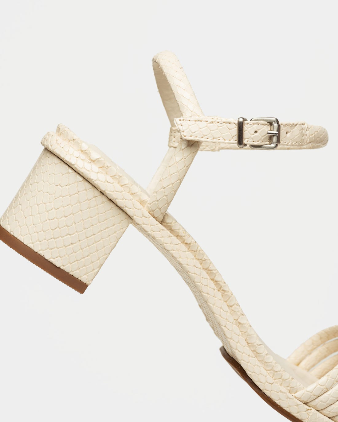 Sandalia media Lara en cuero python