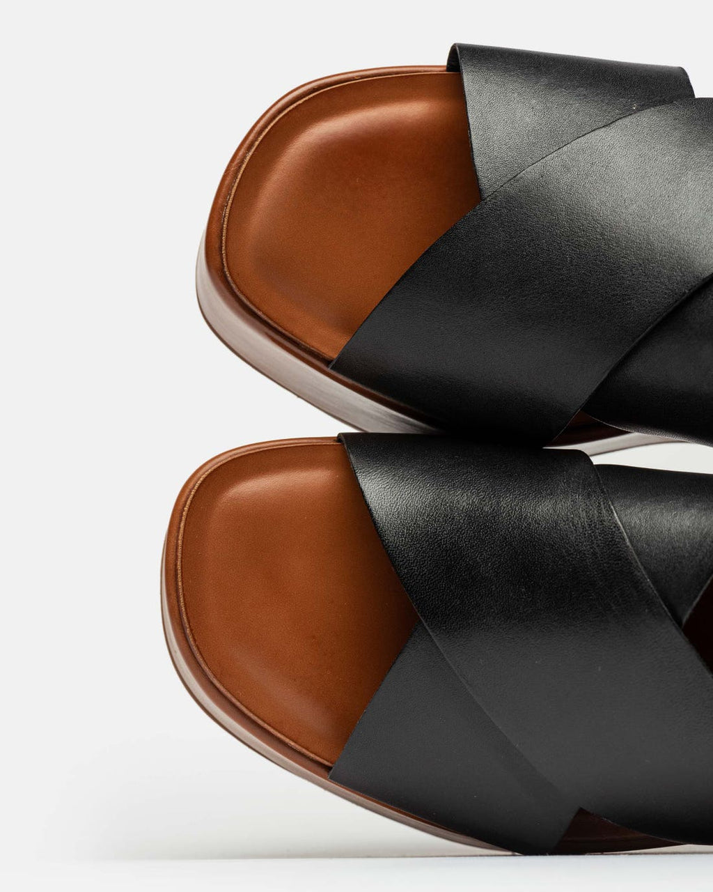 Sandalia alta Eloisa en cuero liso