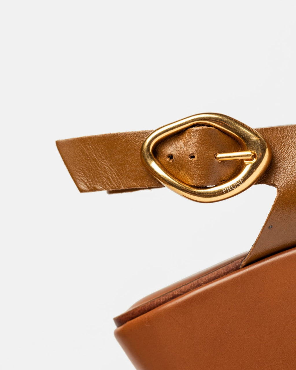 Sandalia alta Eloisa en cuero liso