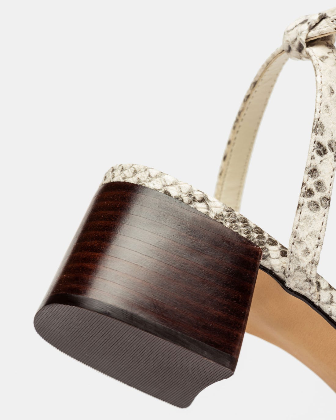 Sandalia media Elina en cuero snake print