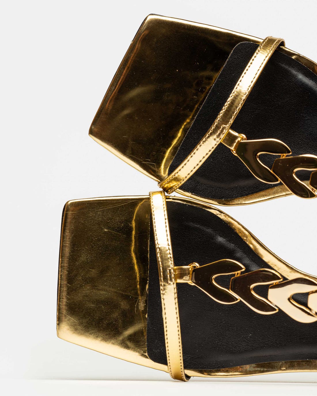 Sandalia baja Goldie en cuero metalizado