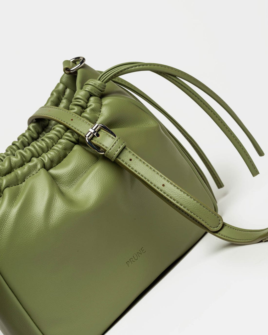 Bandolera Marine en efecto cuero